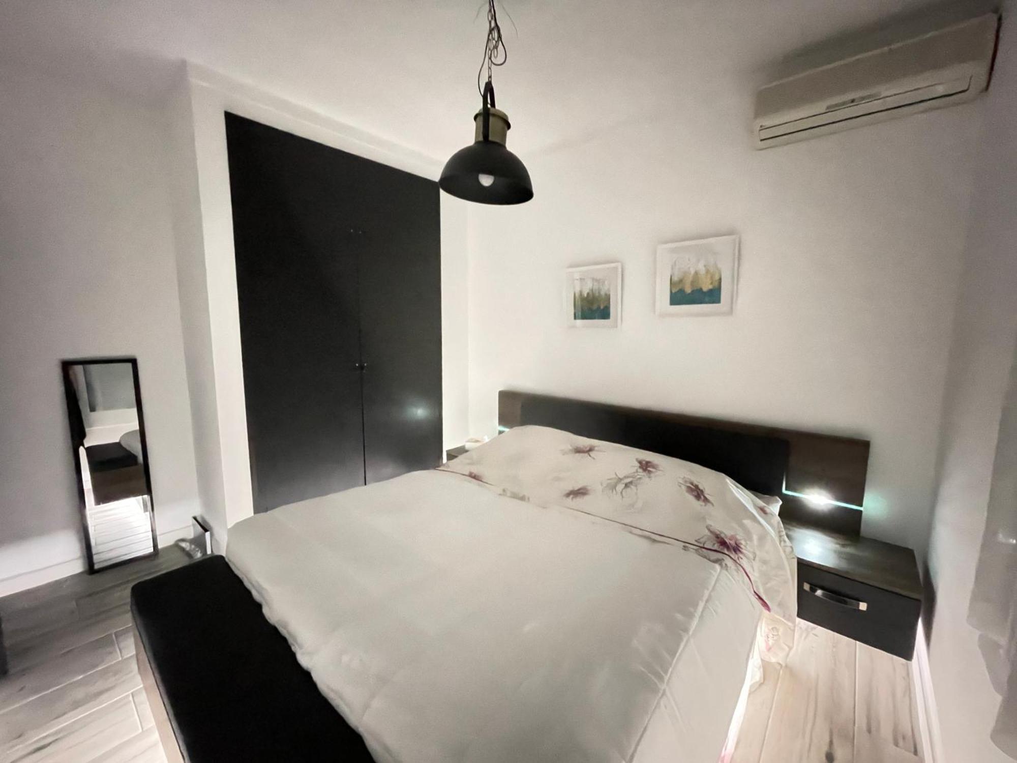 Charmante Villa Avec Piscine Dans Les Canaux エンプリアブラバ エクステリア 写真