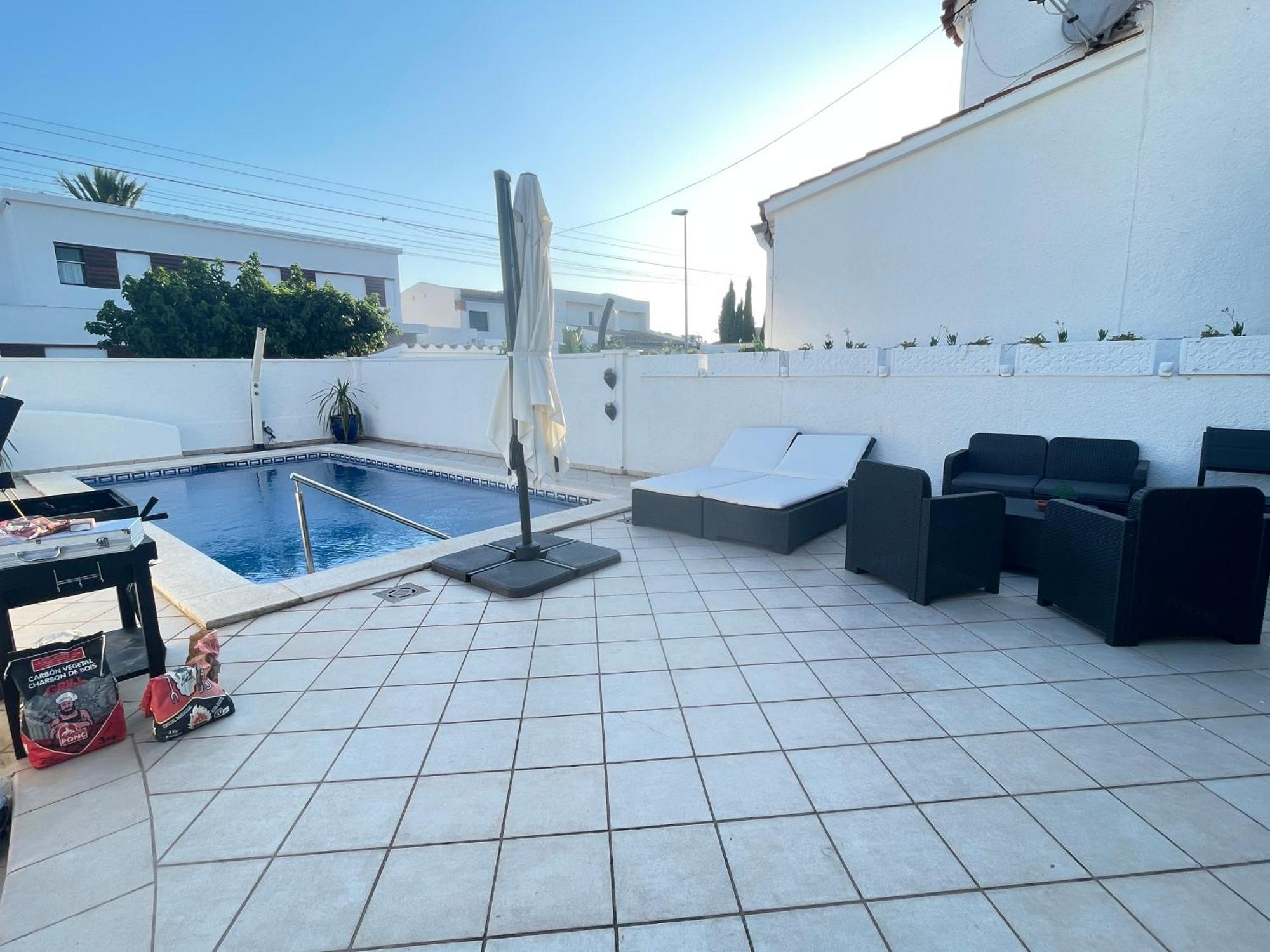 Charmante Villa Avec Piscine Dans Les Canaux エンプリアブラバ エクステリア 写真