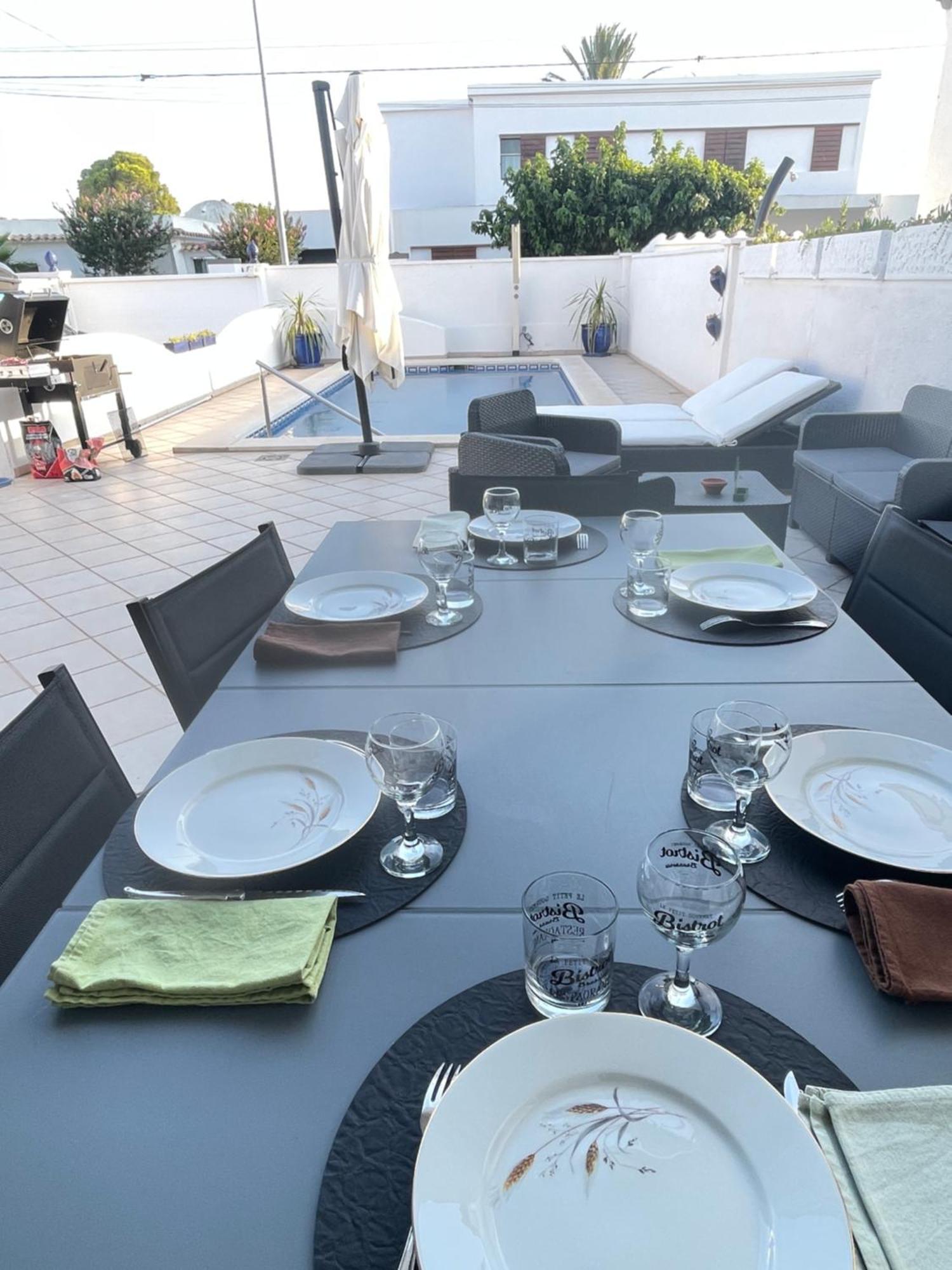 Charmante Villa Avec Piscine Dans Les Canaux エンプリアブラバ エクステリア 写真
