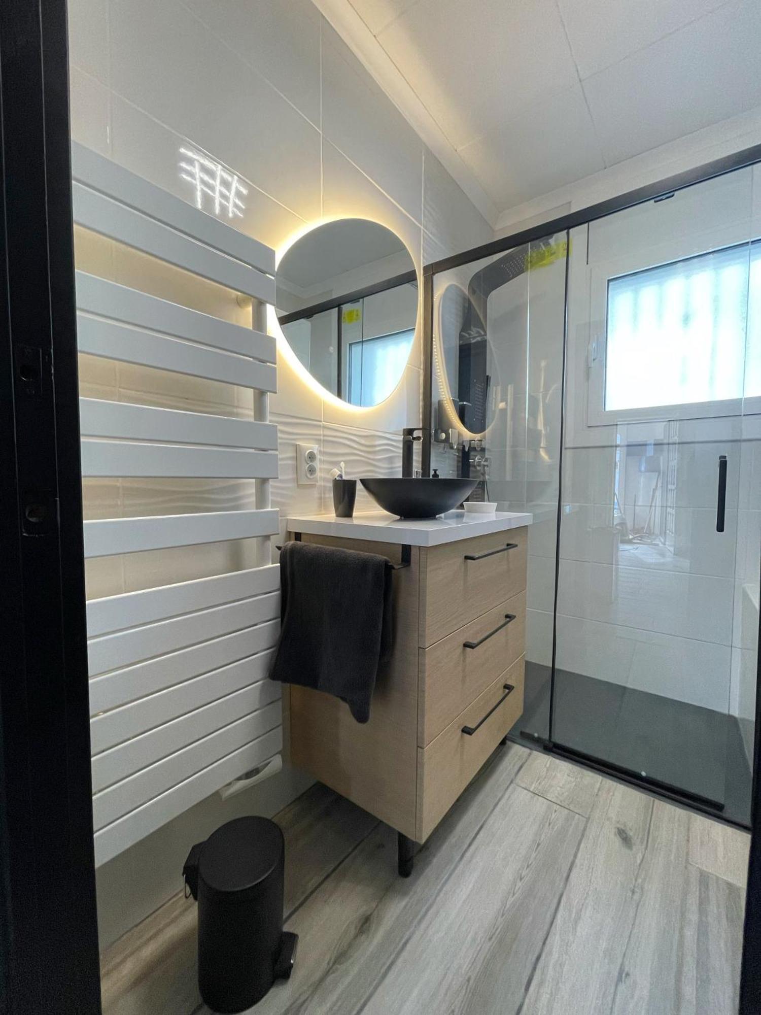 Charmante Villa Avec Piscine Dans Les Canaux エンプリアブラバ エクステリア 写真